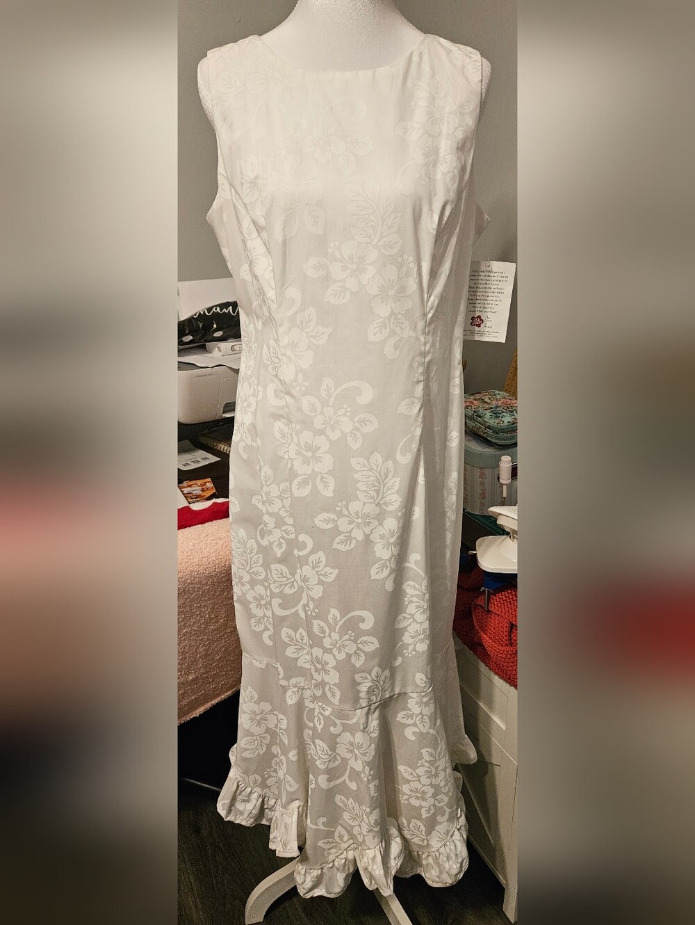 Hilo Hattie Hawaiian Maxi Dress White Floral Ruffle Hem. Size 14.